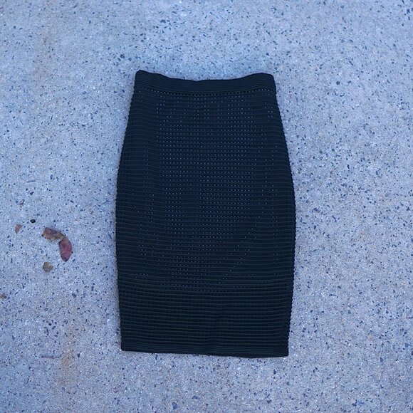 BEBE Green Ottoman Knit Pencil Skirt XS Curve Tracing Ribbed Stretch $91+ - Picture 8 of 11